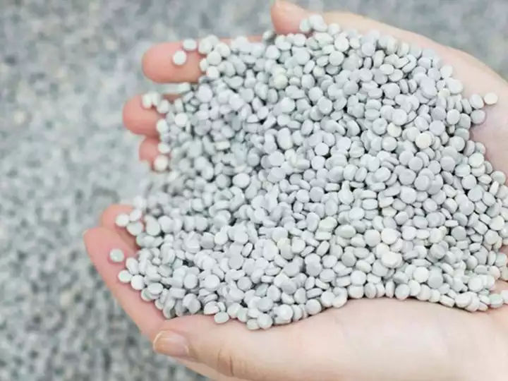 recycled plastic pellets