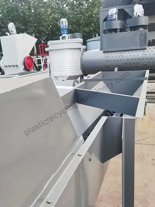 Planta de reciclaje de restos de botellas de PET