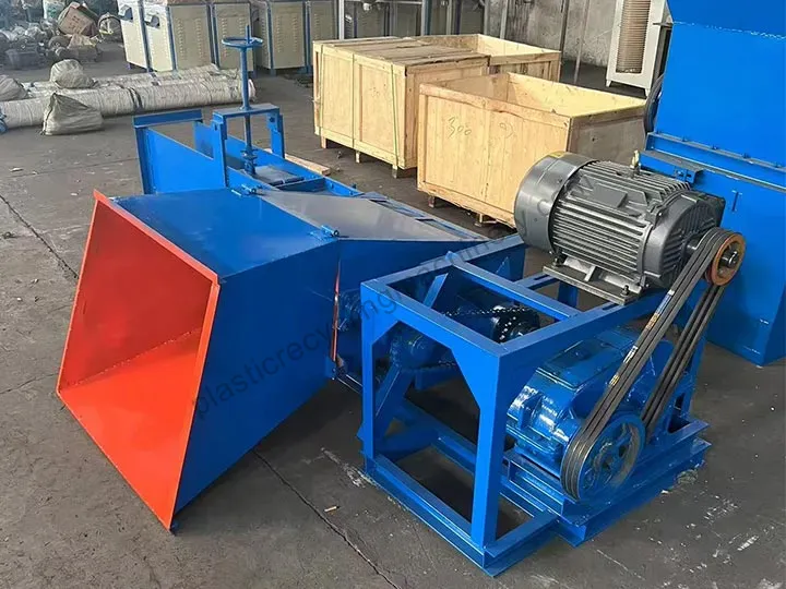 horizontal foam compactor machine