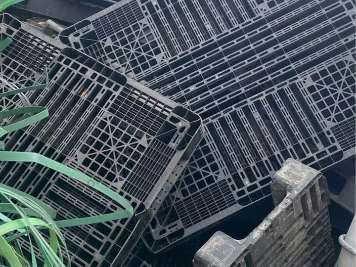 plastic pallets